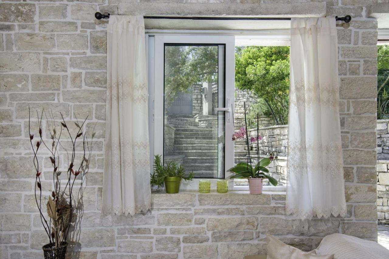 Georgina House * Velianitatika